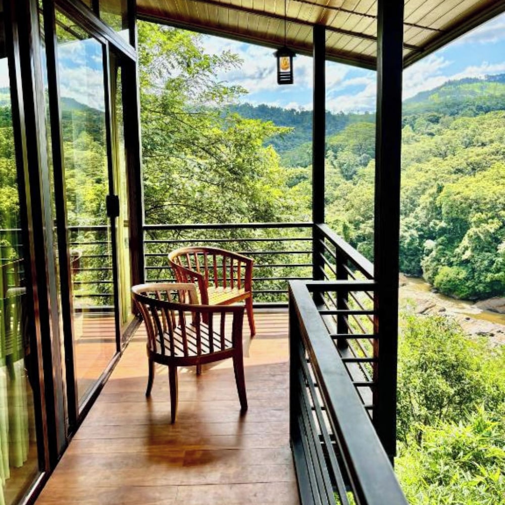 Aqua Dunhinda Villa & Nature Retreat