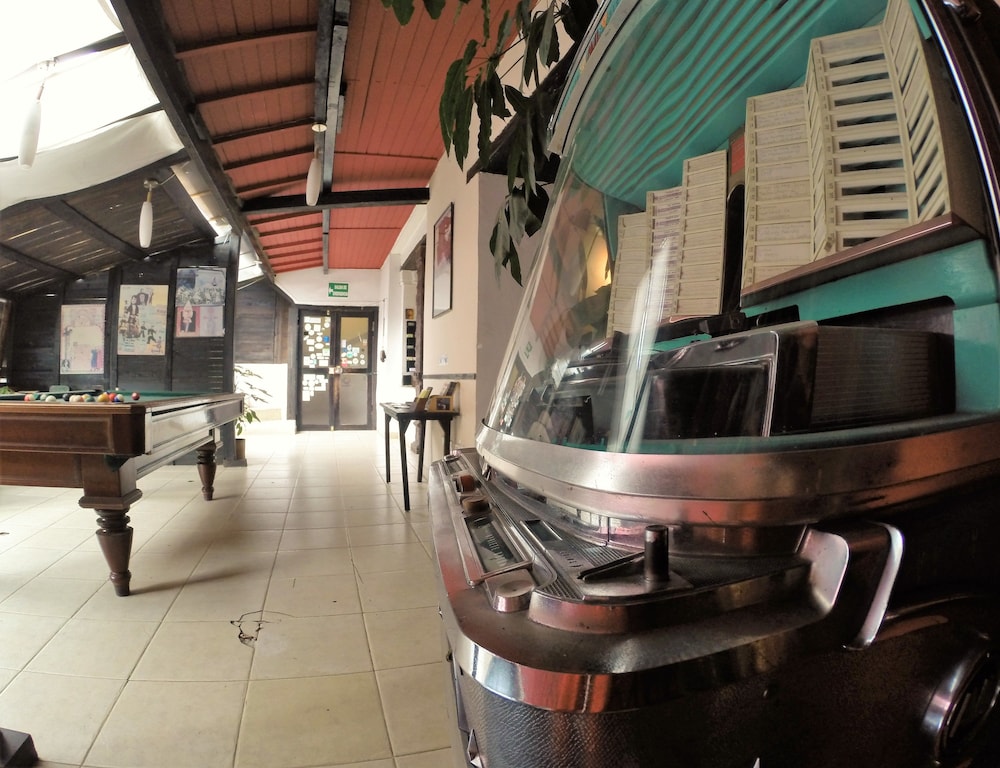 L'AUBERGE INN - Hostel