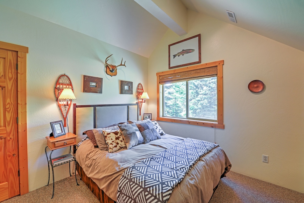 Klamath Falls Vacations - Bright Klamath Falls Cabin w/ Deck Mtn Views! - Property Image 25