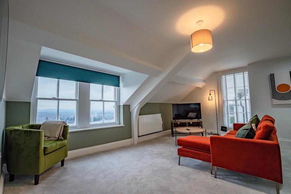 Host Stay Foley Abode