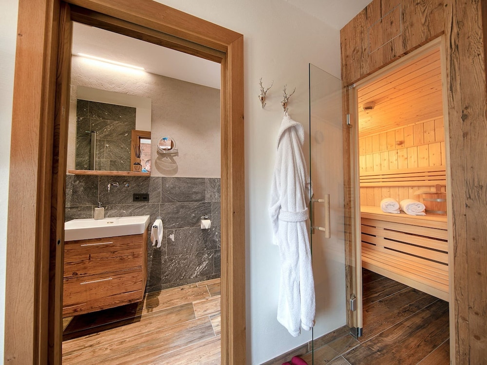 Inviting Chalet in Neukirchen near Wildkogel Ski Arena
