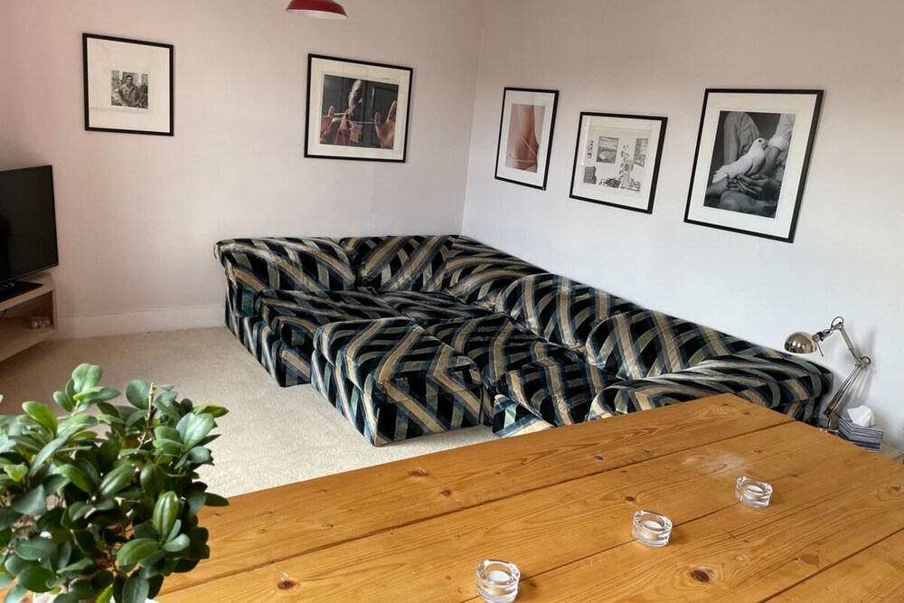 Modern & Cosy 1 Bedroom Top Floor Flat in East Dulwich