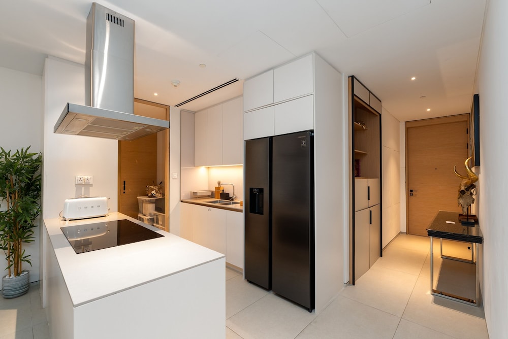 Elegant Address JBR 3BR w Beach Accesss