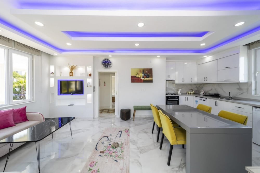 Marvelous Conservative Villa in Muratpasa