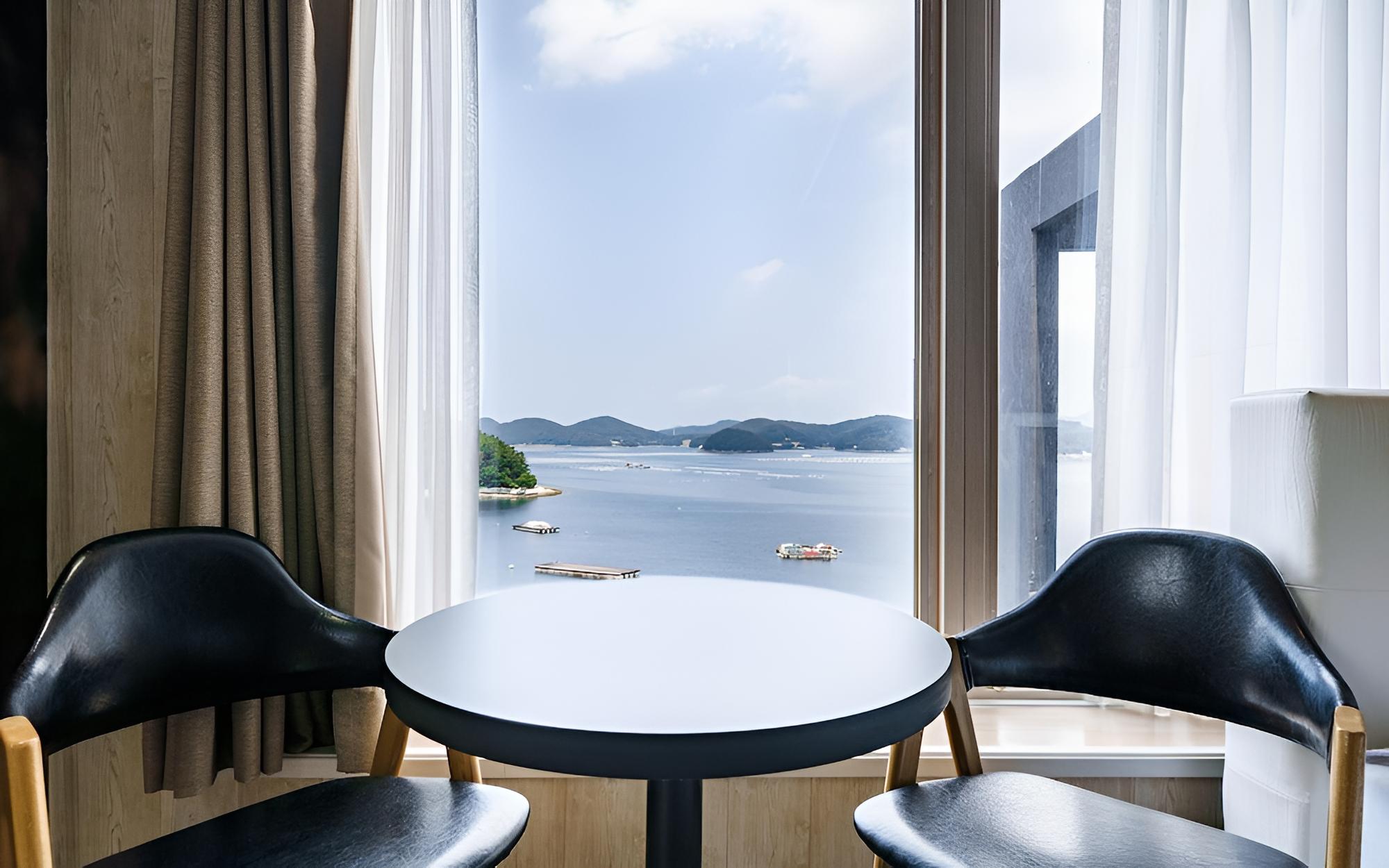 Tongyeong Hotel Sea Scent view 5