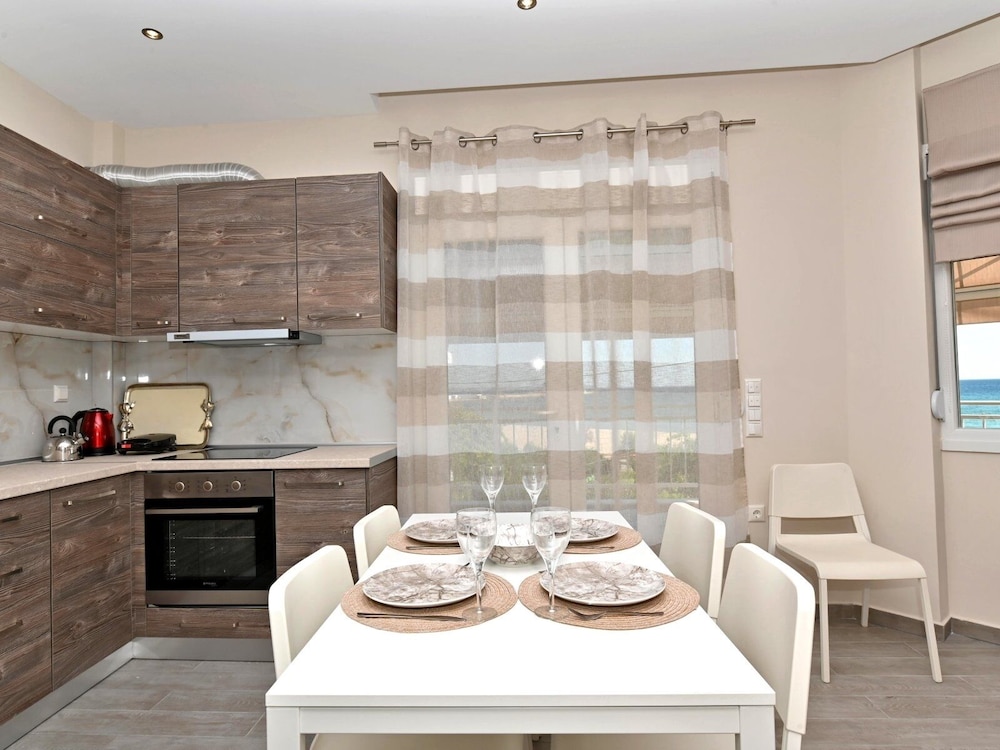 Sabbia Seafront Apartment 3 by Rentalspro