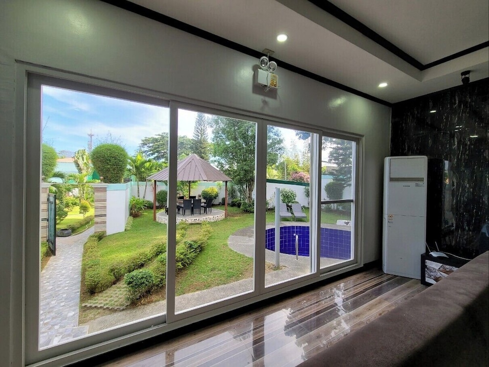 Jewelry Resort and Villas Tagaytay