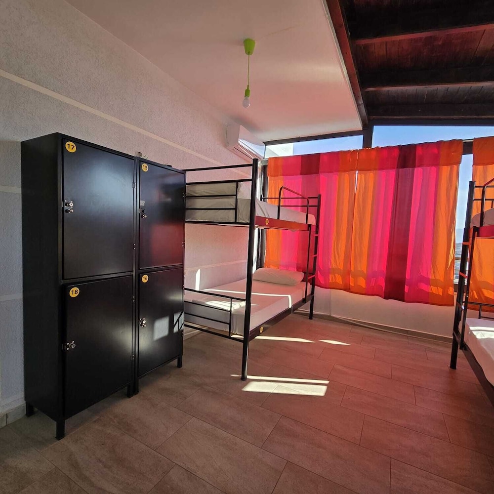 Lazy Roo Hostel Saranda