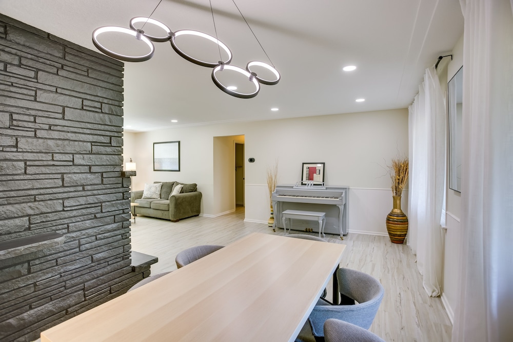 Cozy Minneapolis Home w/ Air Hockey, Near Downtown - Property Image 8