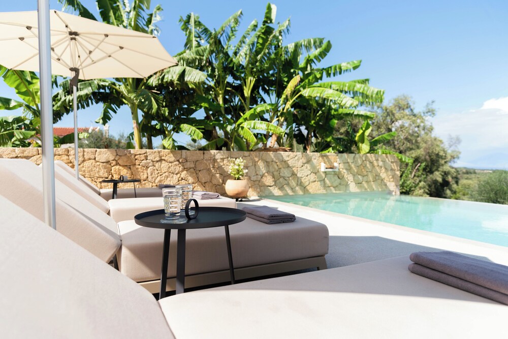 Kukutseli Country Living by White Dream