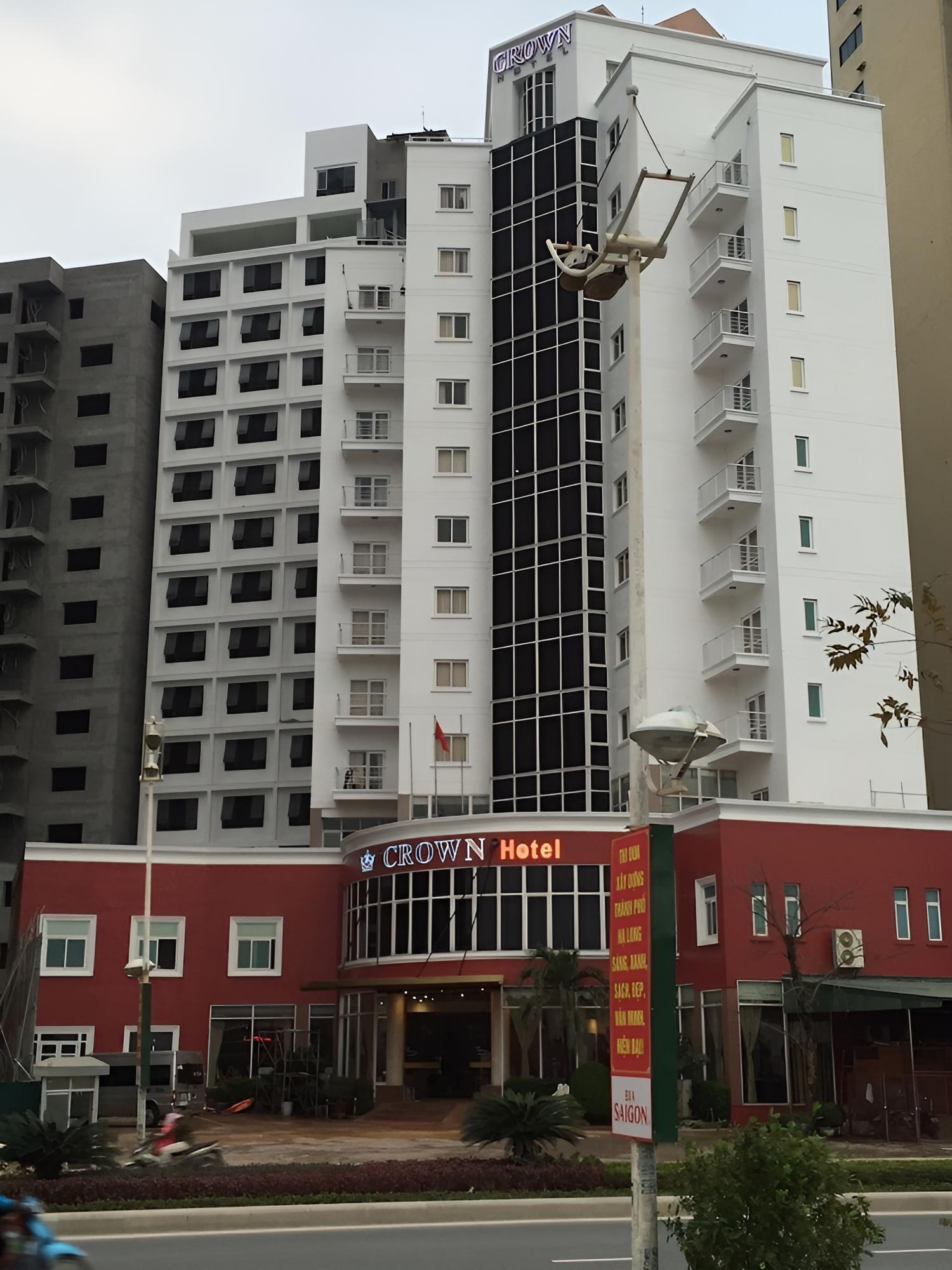 Crown Hotel
