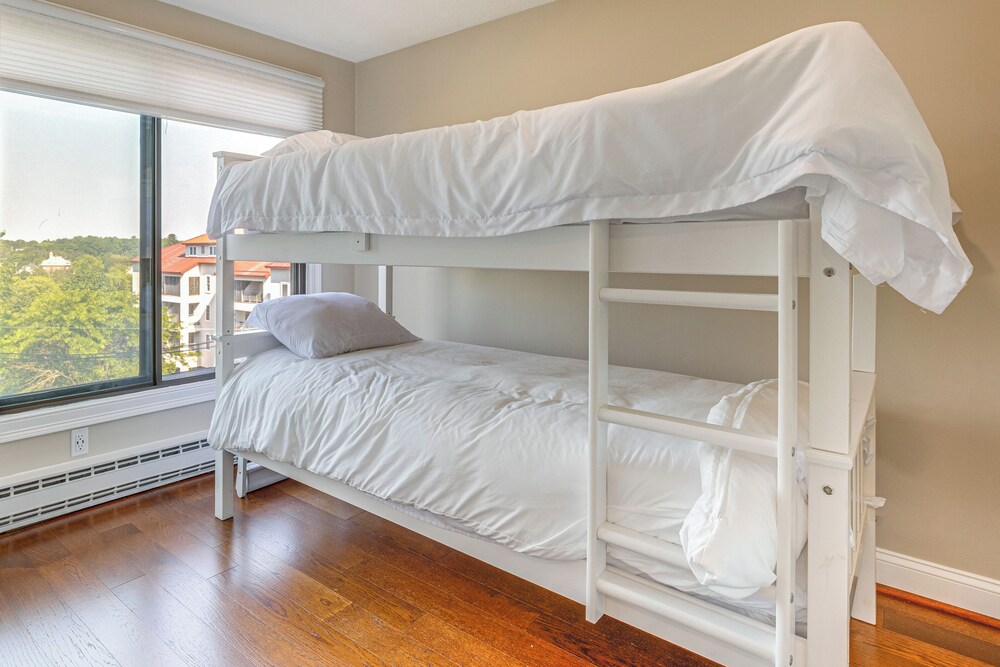 1 Mi to Millyard District: Unit w/ Furnished Porch