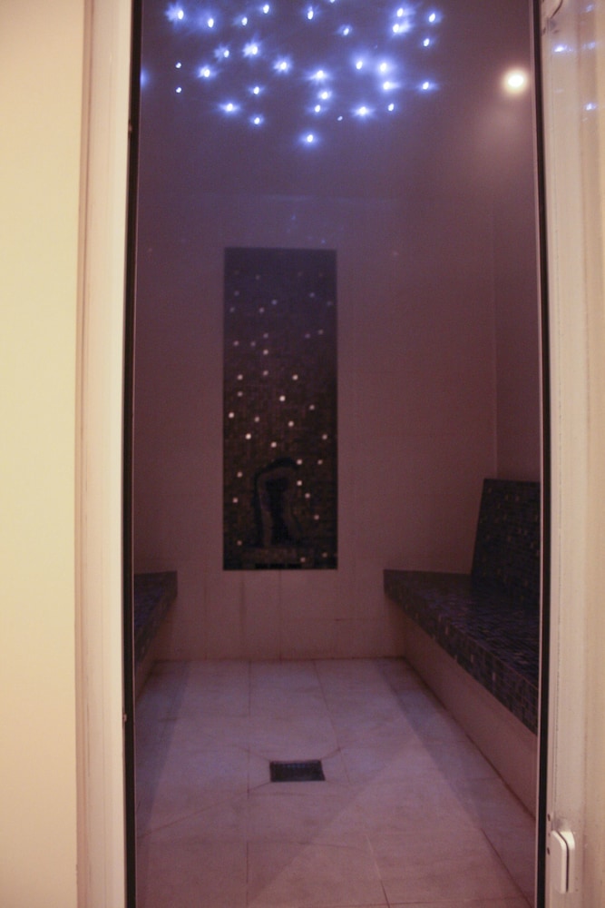 Limerick Vacations - No. 1 Pery Square Hotel  Spa - Property Image 3