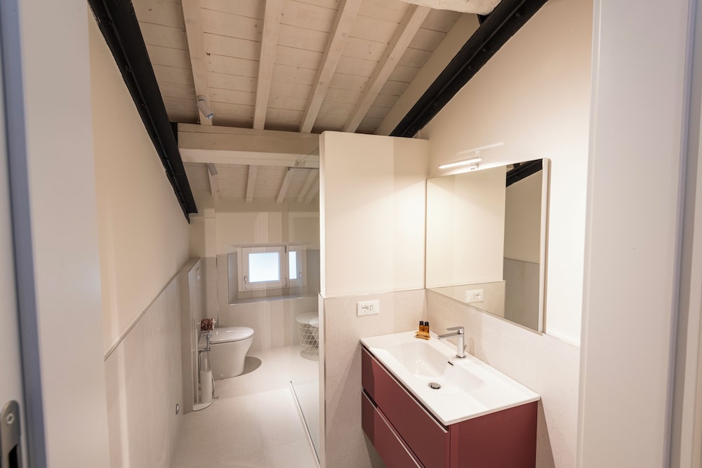 Salutati Apartments by MMega