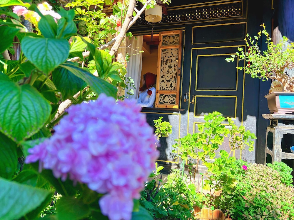 Yiyuan Snow Mountain View Historical Naxi House - Lijiang Old Town Mufu branch