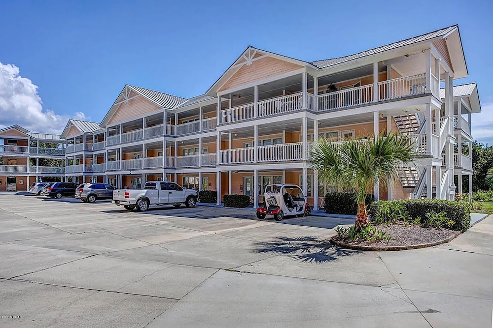 Peachtree Place II C207- Beach Getaway view 3