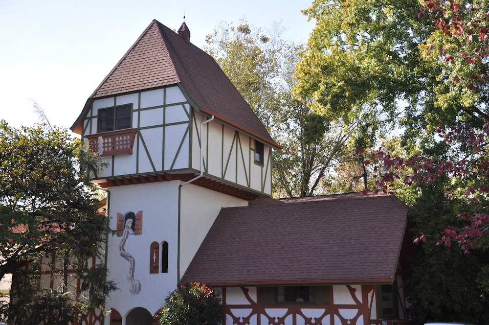 Helendorf River Inn, Suites & Conference Center