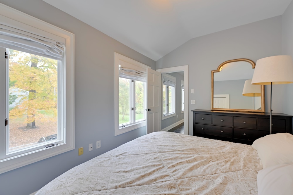 Gold Coast Getaway! Upscale Apt Near New Canaan