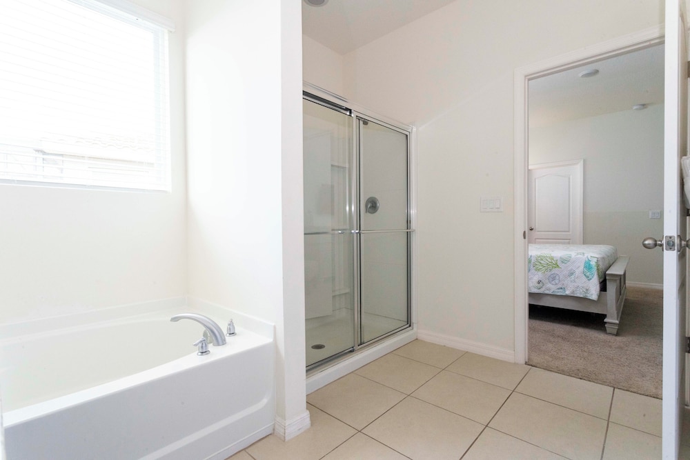 Marvelous 7 Bd w/ Pool Close to Disney @ Solterra 6086