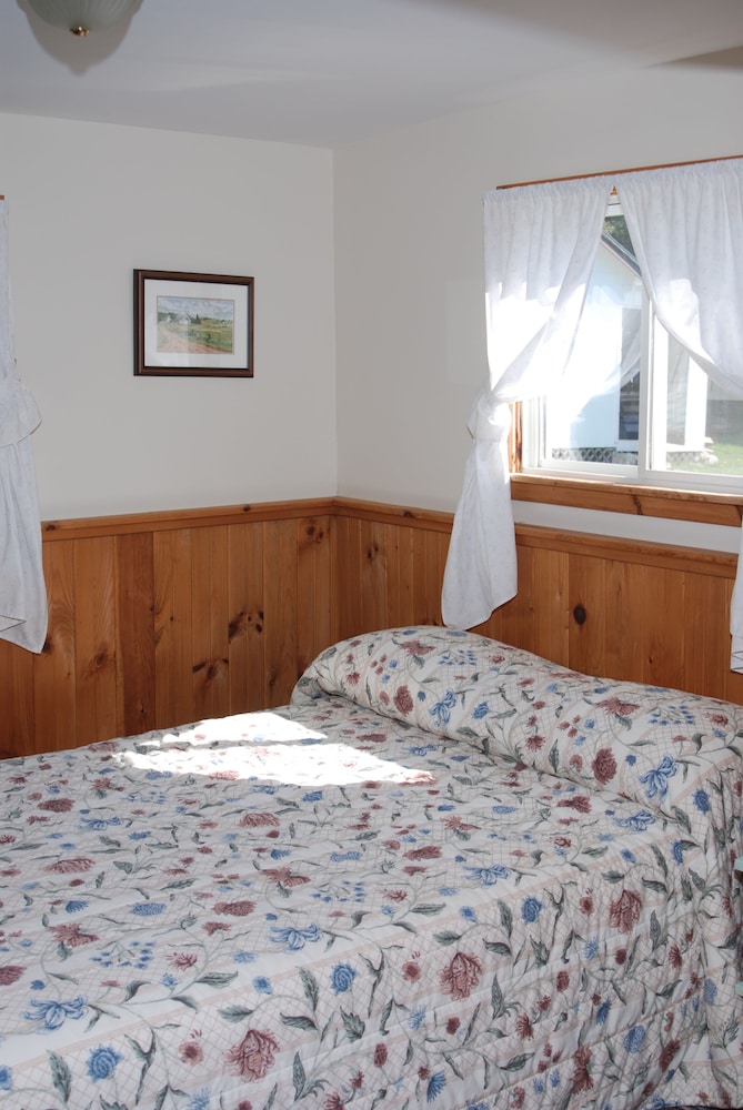 Shining Waters Cottages