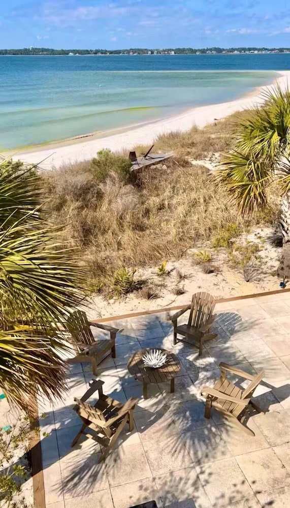 Pearl Hideaway
