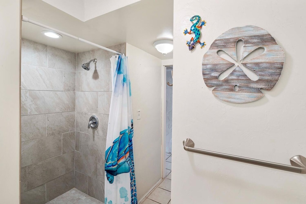 Oceanfront Complex - No Stairs - AC - Wifi - Vrkcv