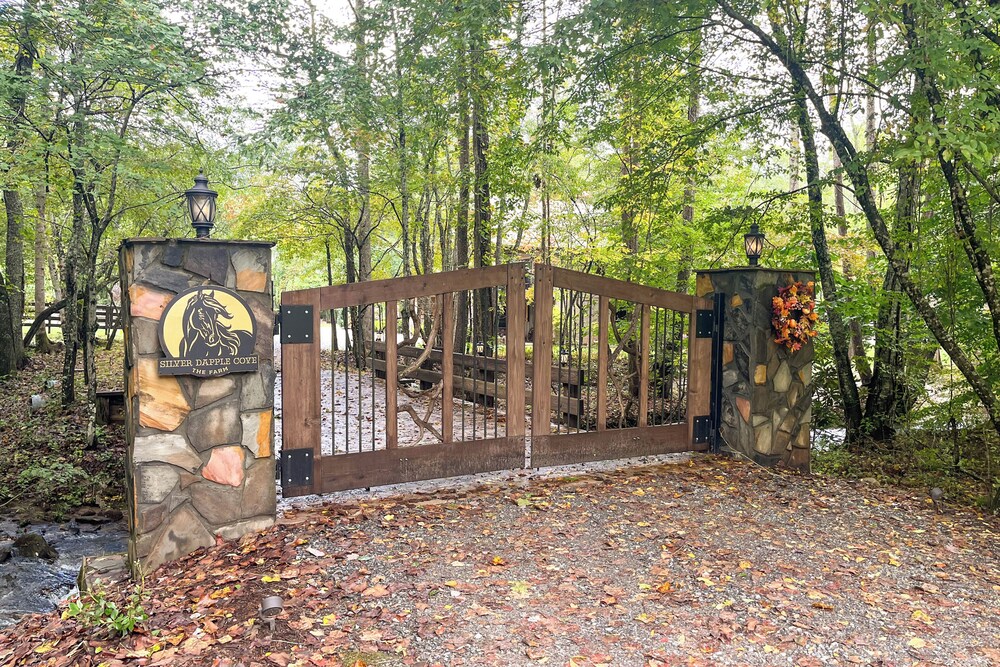 28 Acres: Home w/ Barn & Fire Pit Near Franklin!