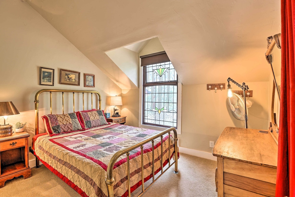 Family Home in Georgetown: Walk to Town & Railroad view 3