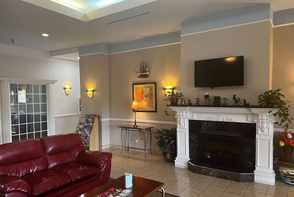 Baymont by Wyndham Brenham view 3