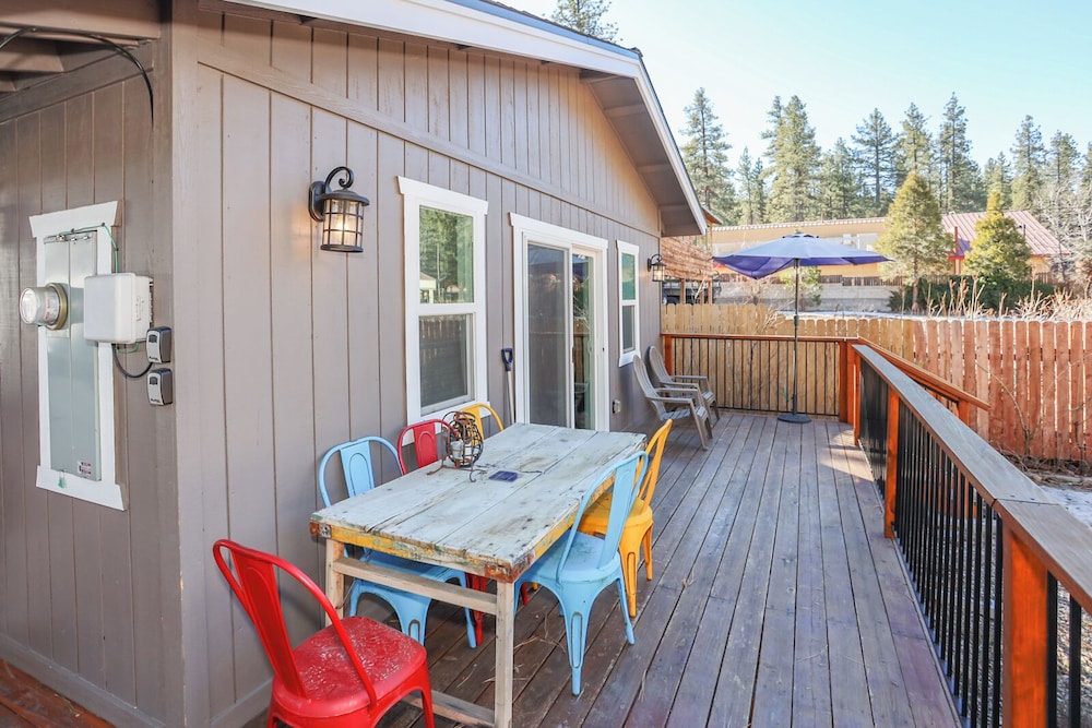 Comet's Cabin