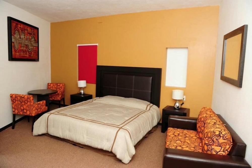 Colima Vacations - Montroi Express - Property Image 1
