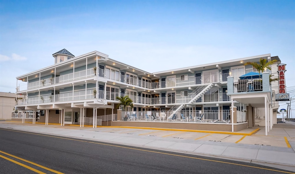 The Harbor Light Family Resort