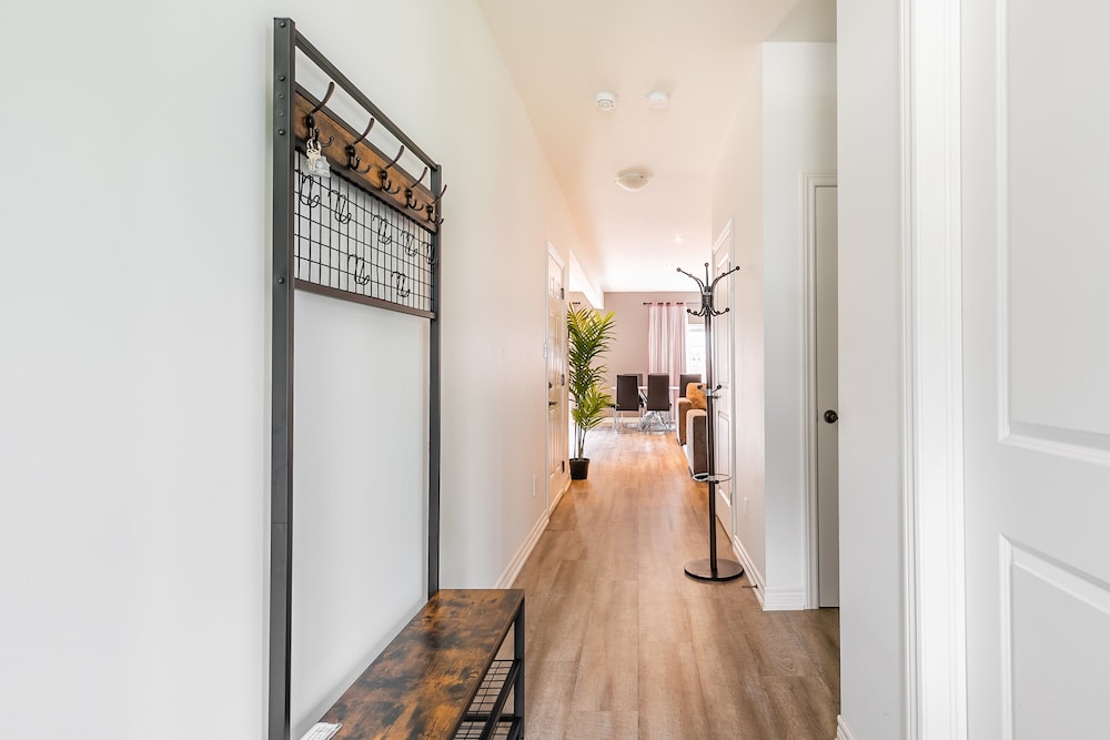 Toronto Vacations - GLOBALSTAY. Waterfront 5BR Townhouse. Private HOT TUB, Gym, Sauna - Property Image 3