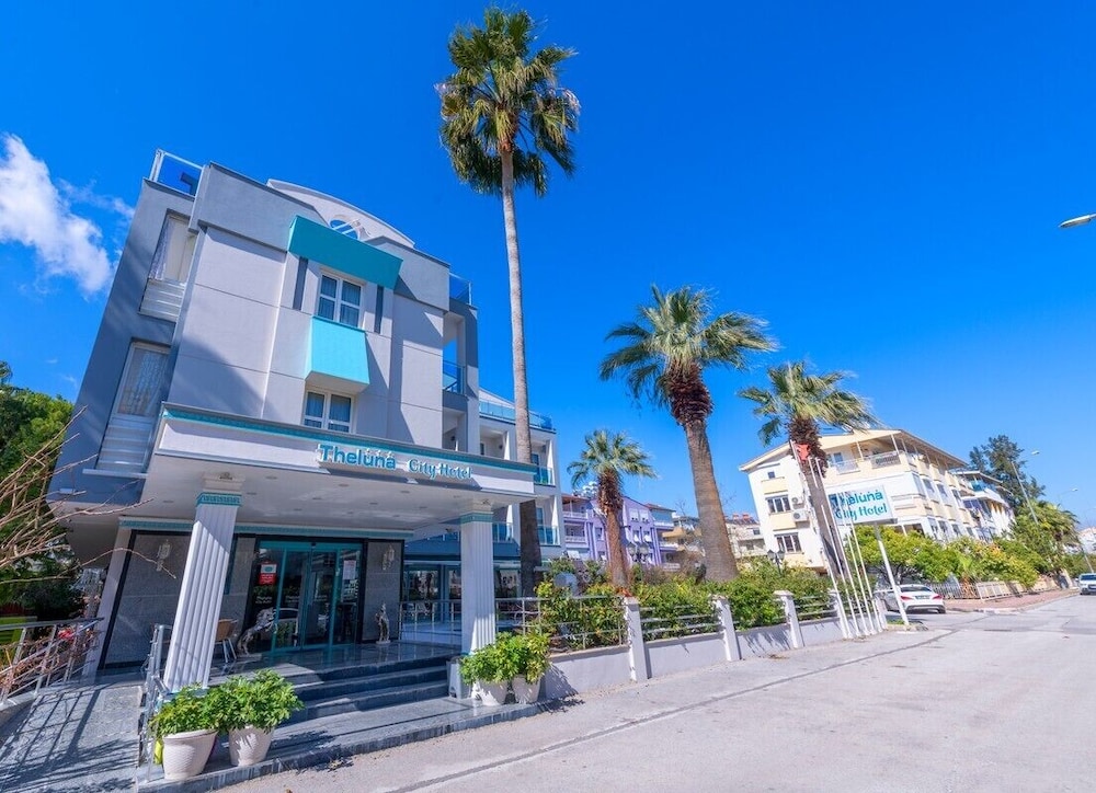 THELUNACİTY HOTEL