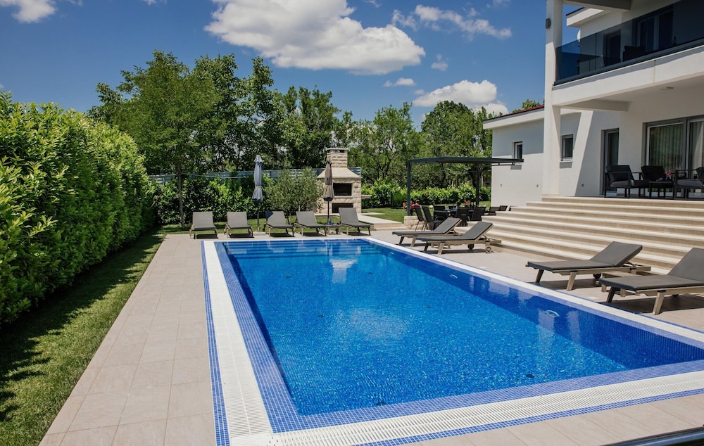 Villa in Imotski Near Blue & Red Lakes