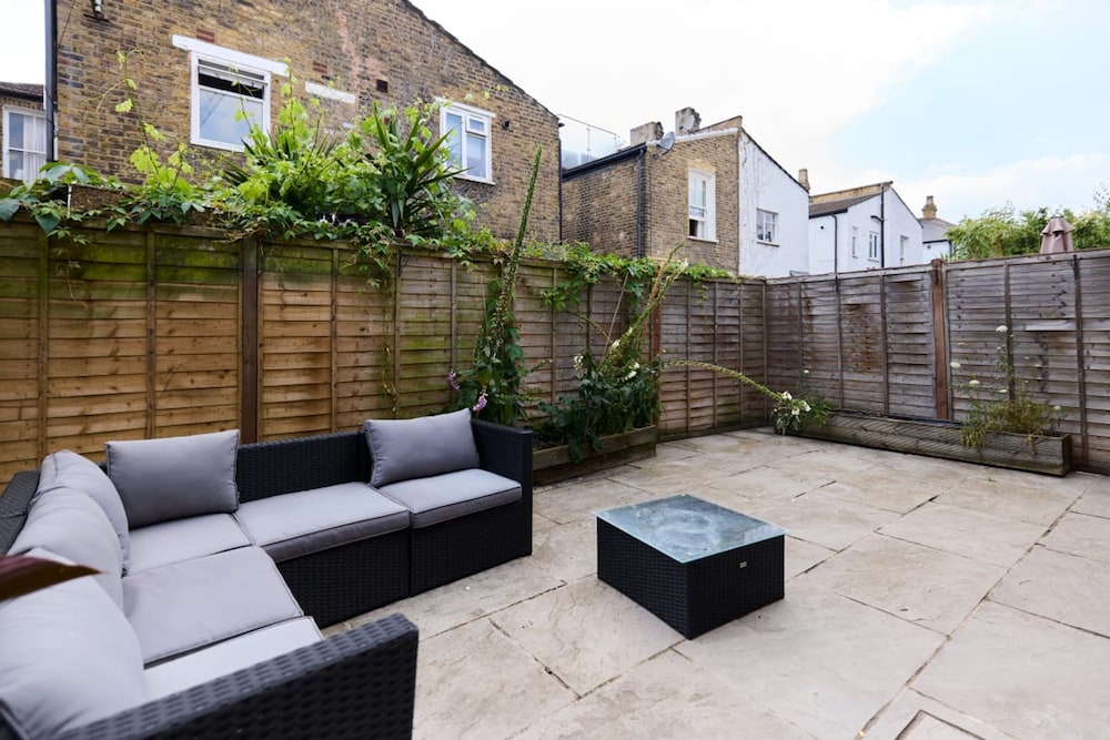 The Fulham Wharf - Glamorous 2bdr Flat With Garden