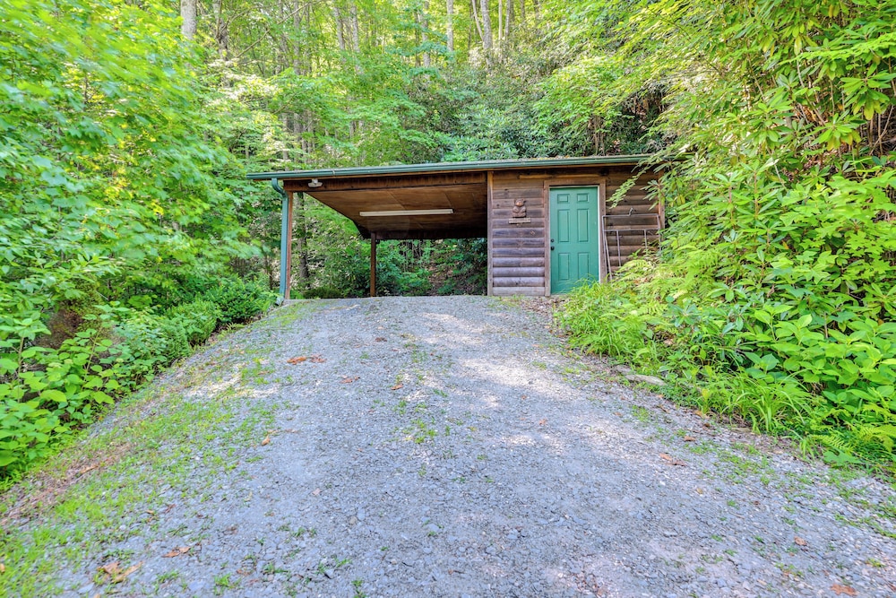 Pet-friendly Bryson City Cabin w/ Fire Pit + Deck! view 5
