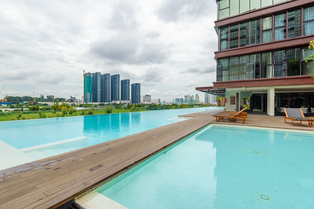Pool & Wellness