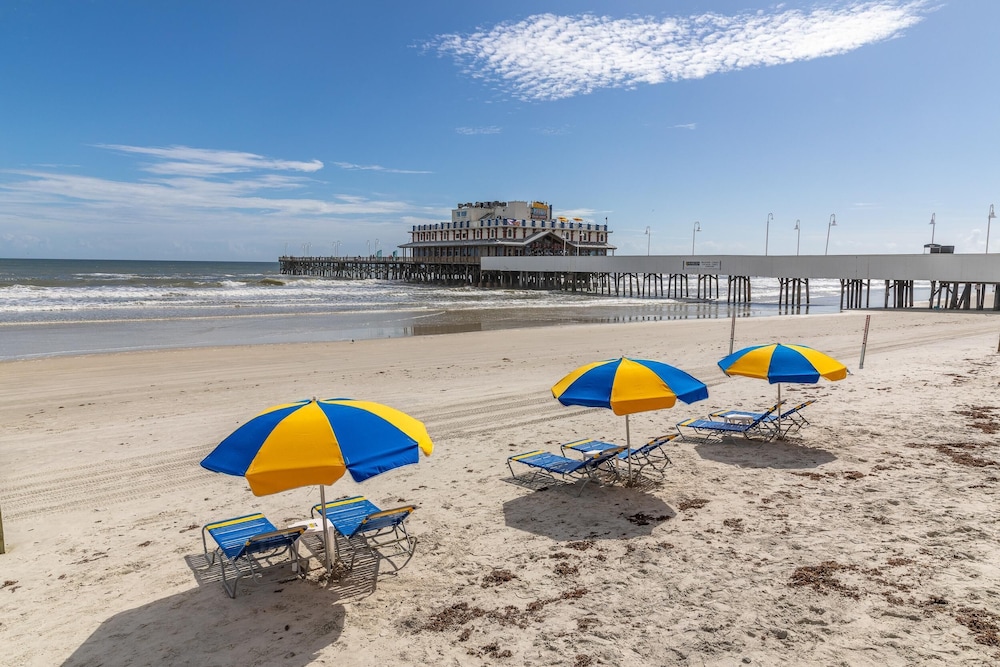 Surfside Club 503
