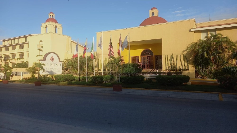 Punta Me Apartment Beach Front Hotel