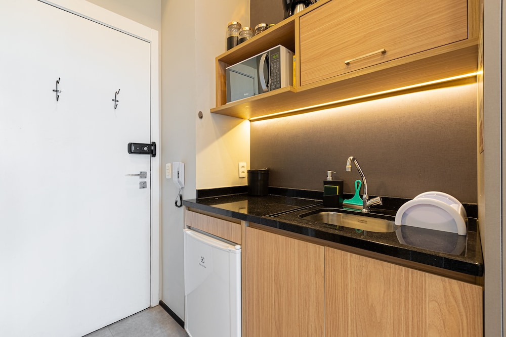 ESD - Studios E-Side By Anora Spaces