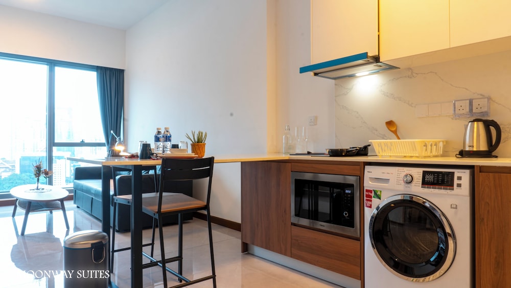Moonway Luxury Suites At CORE Residence