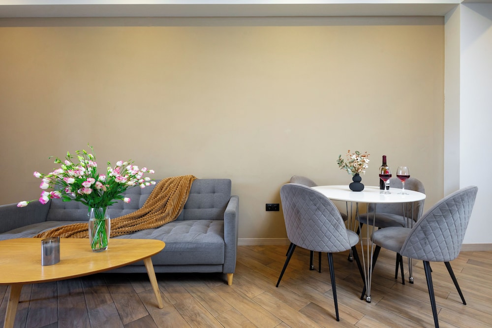 Apartments by Luxe Group DE114