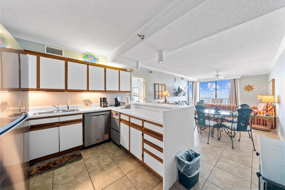 Romar Place 705
