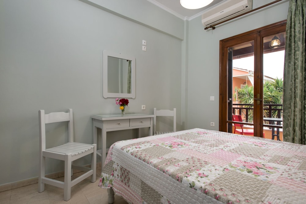 Villa Eleni Apartments photo 4