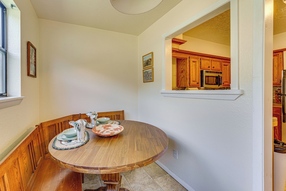 Bike, Hike & Ski: Creek-view Condo in Red River!