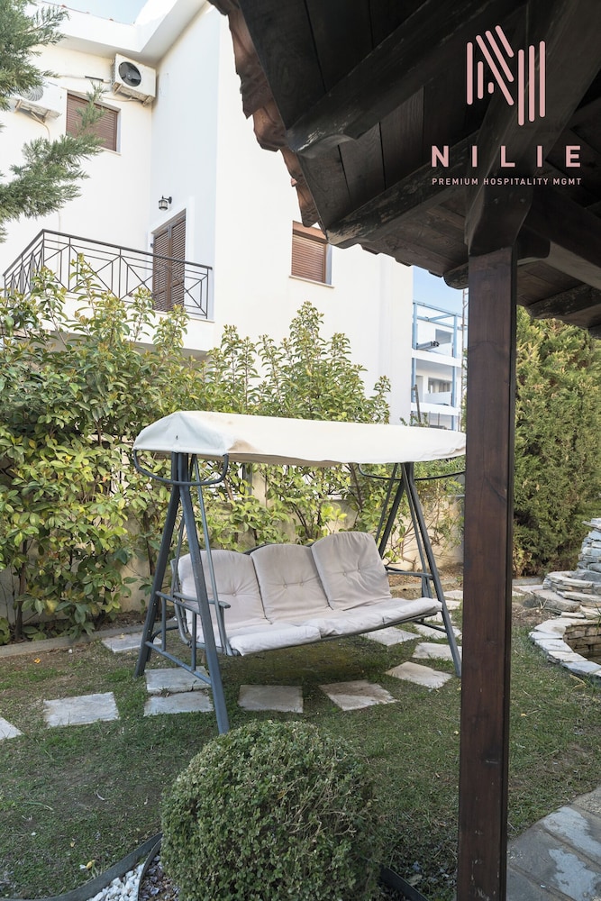 Azur Residences, Nilie Hospitality MGMT