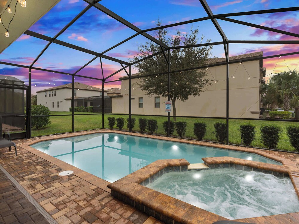 Family Fun Retreat Near Disney With Game Room & Themed Bedrooms