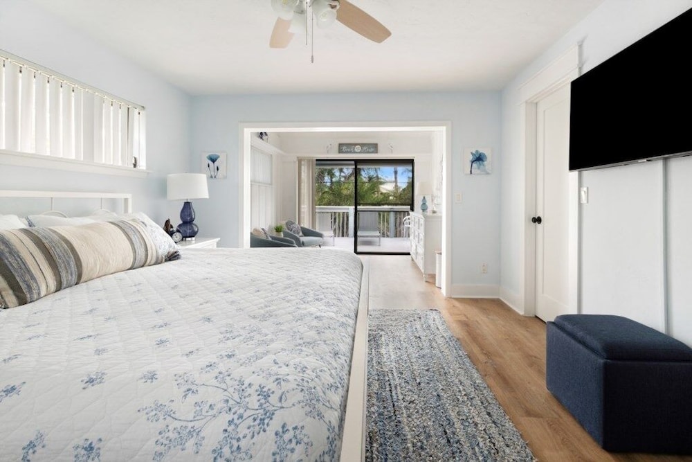 11431 Dickey Lane-kaztiva 3 Bedroom Home by RedAwning view 5