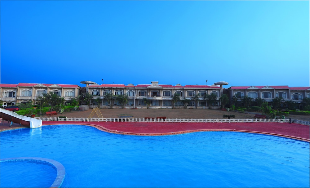Kohinoor Samudra Beach Resort